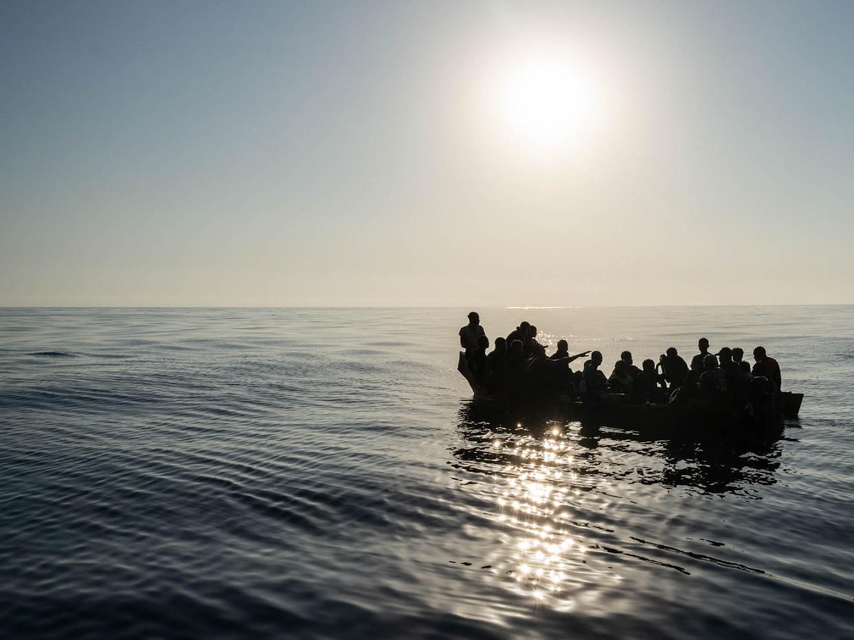 Migranti, nuovi arrivi a Lampedusa: cinque sbarchi nella notte