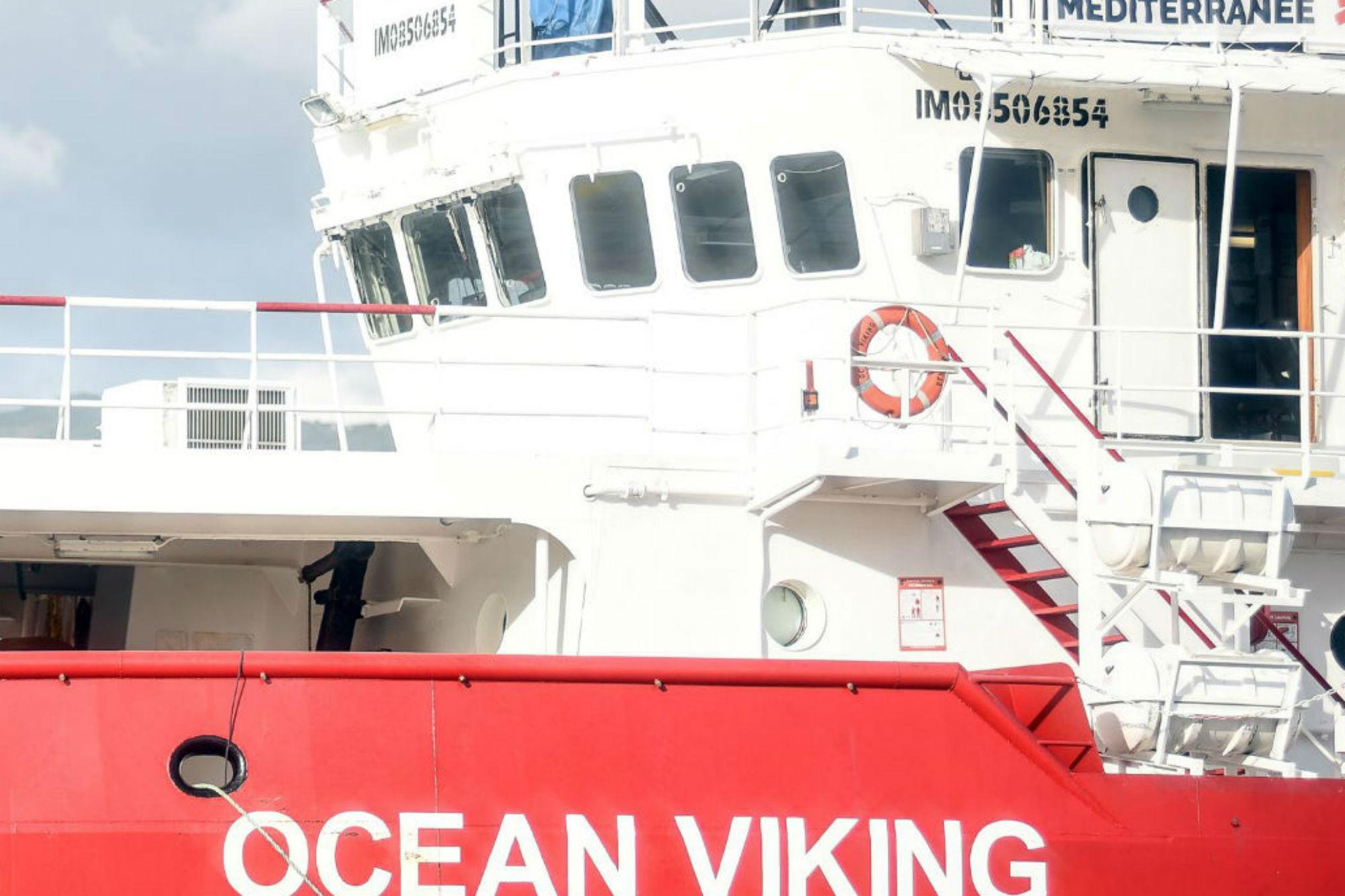 Migranti, Ocean Viking verso Ancona: "Attraversiamo tempesta"