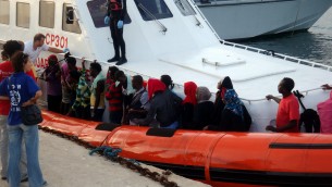 Migranti, raffica di sbarchi a Lampedusa
