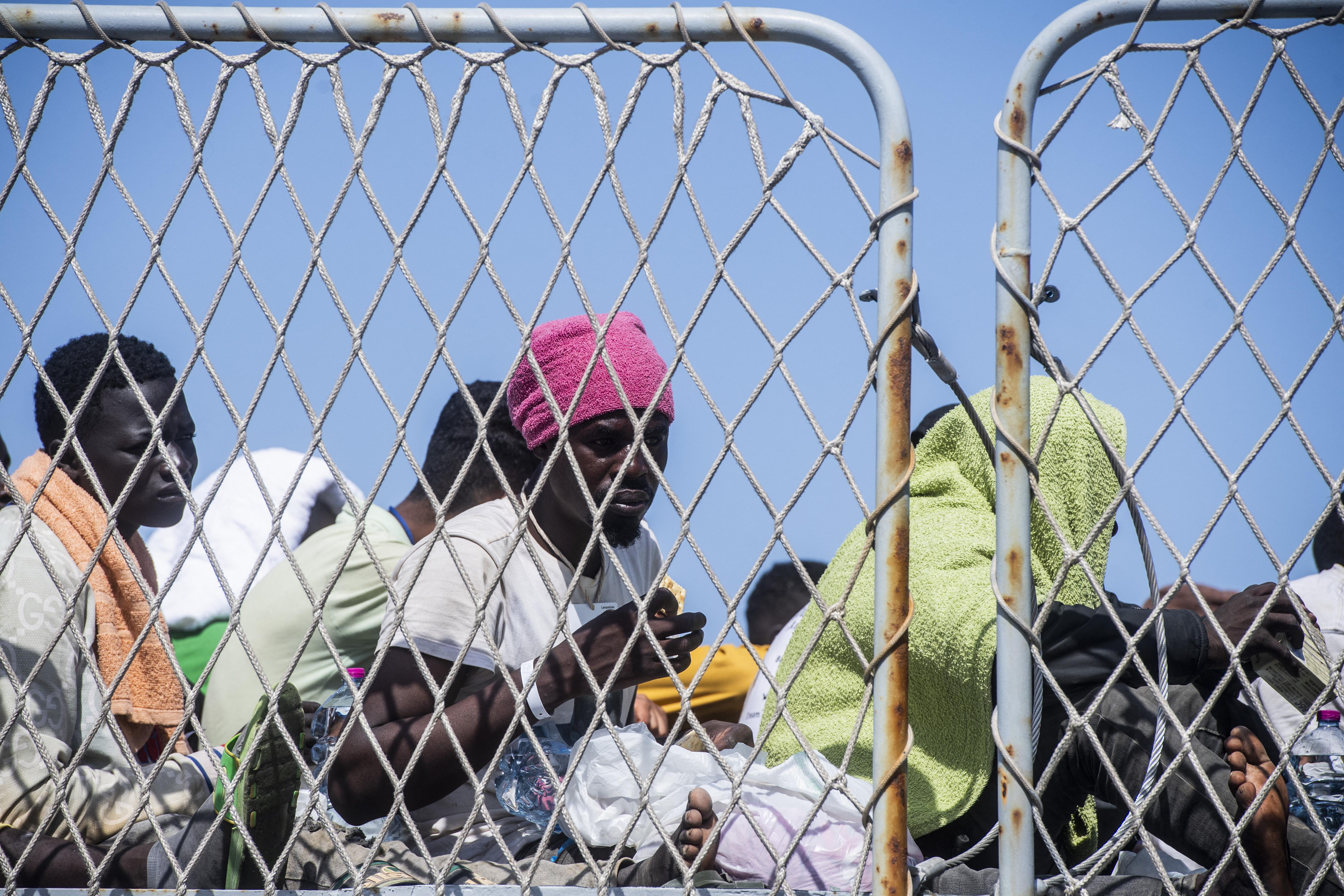 Migranti, raid in Germania: arrestati trafficanti esseri umani