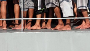Migranti, rispetto per la donna nella lista di 'doveri' per chi arriva: la proposta FdI