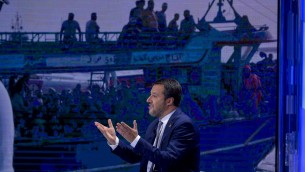Migranti, Salvini: "Stroncare traffico esseri umani, ma anche di armi e droga"