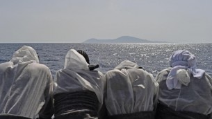 Migranti, sindaco Lampedusa: "Qui bollettino di guerra"