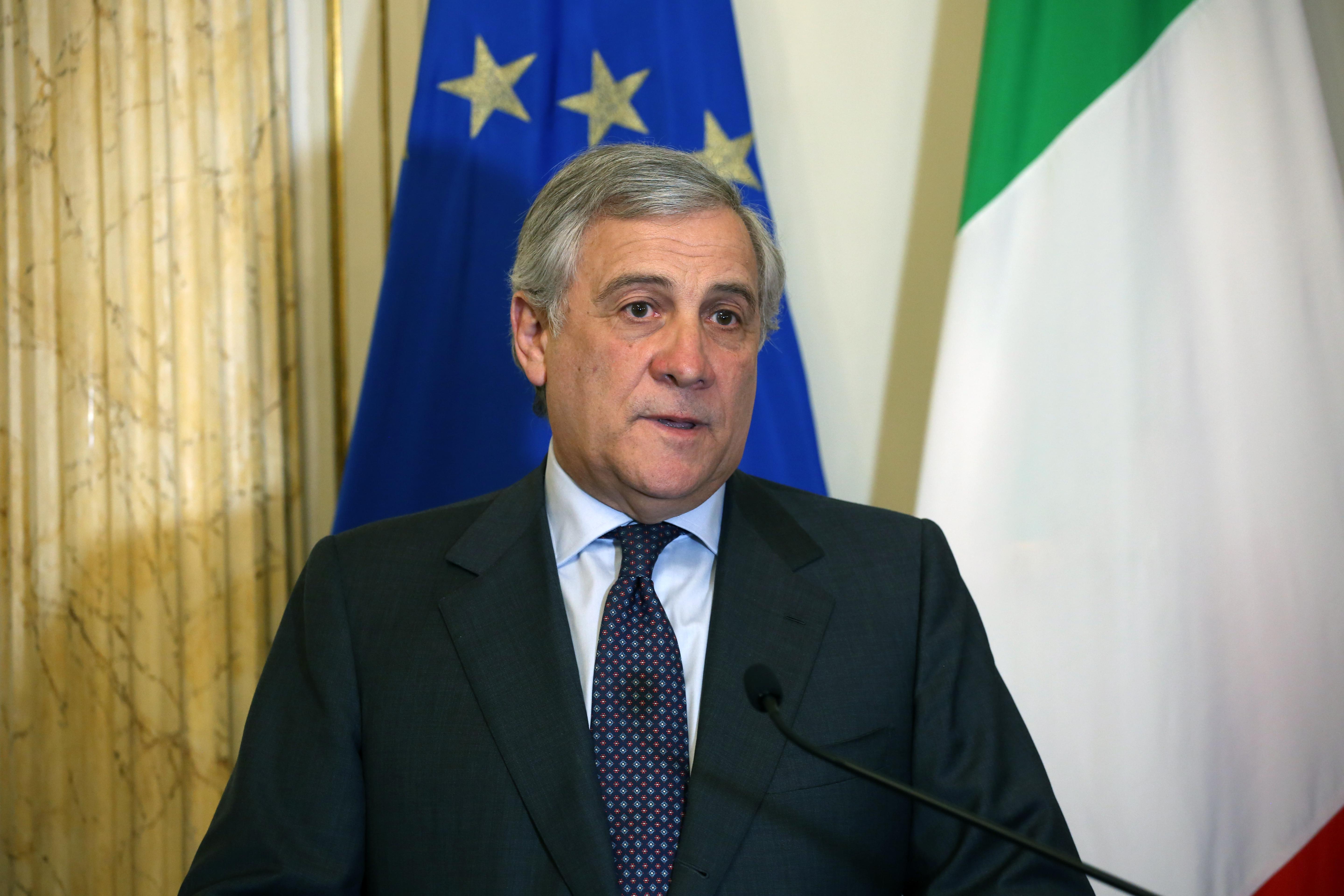 Migranti, Tajani: "Contrasteremo scafisti e organizzatori delle traversate"