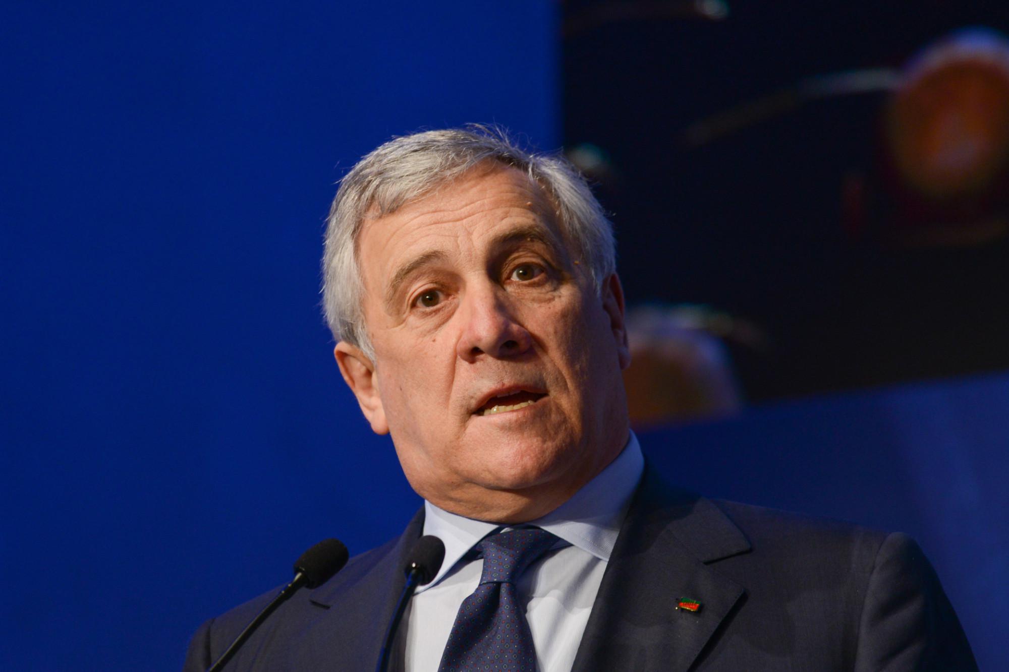 Migranti, Tajani: "Serve nuova legge su flussi"