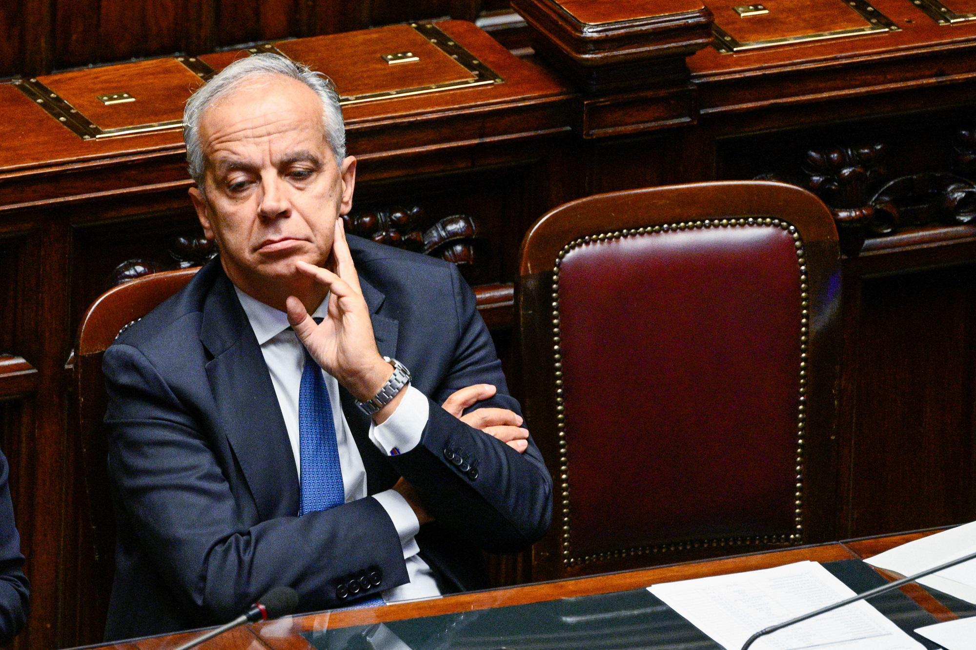 Migranti, vertice Piantedosi-capigruppo: "Sì a modifica norme"