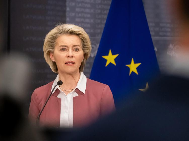 Migranti, von der Leyen: "Incrementare numero ingressi legali"