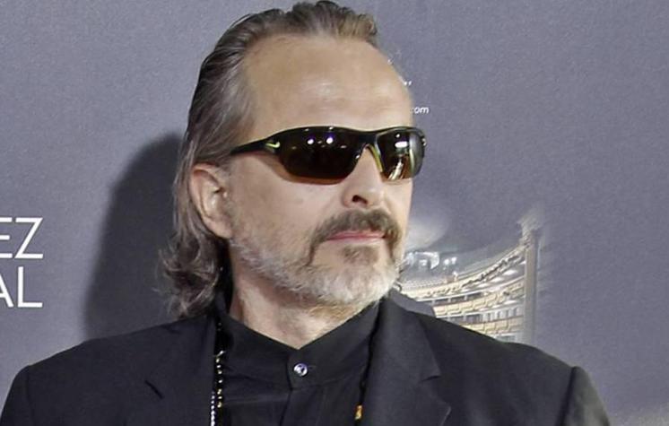 Miguel Bosé rapinato da un commando armato in casa sua
