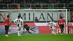 Milan-Udinese 0-1, gol di Pereyra su rigore e Pioli in crisi