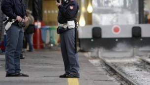 Milano, 17enne travolta e uccisa da un treno