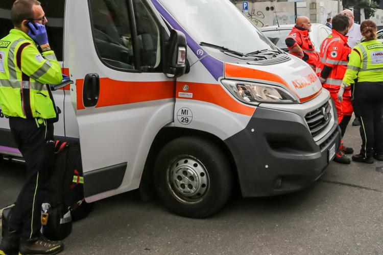 Milano, auto travolge e uccide ciclista a Basiglio: alla guida un 87enne