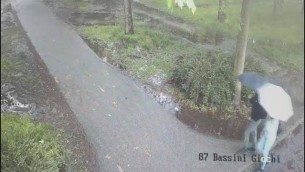 Milano, Chamila e De Maria ripresi venerdì insieme nel parco - Video