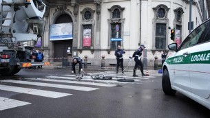 Milano, ciclista travolta e uccisa da camion