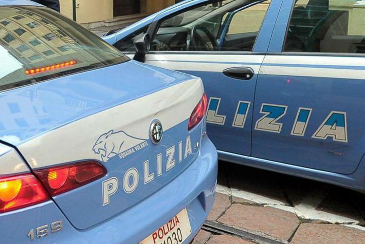 Milano, cori fascisti e offese a ebrei su Zoom: perquisiti in 8
