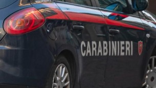 Milano, cosparge di benzina porta della ex: arrestato per stalking