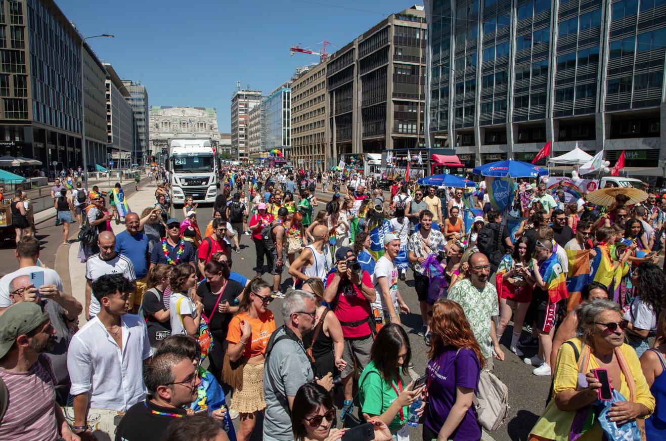 Milano Pride 2023, famiglie arcobaleno a parata: "L'amore non si annulla in tribunale"