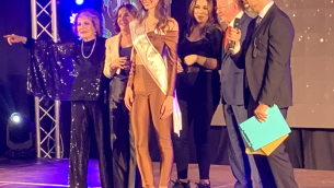 Miss Italia 2022, vince Lavinia Abate: 18 anni, la nuova 'reginetta' è di Roma