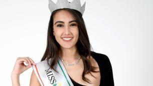 Miss Italia, Zeudi di Palma nuova reginetta: chi è la 20enne che viene da Scampia
