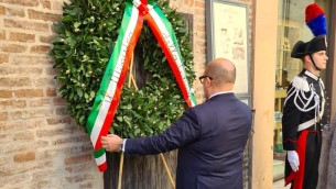 Modena, il ministro della Cultura Sangiuliano depone una corona a memoria di Angelo Fortunato Formiggini