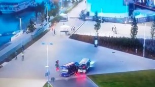 Mondiali Budapest, scontro tra veicoli con atleti a bordo - Video
