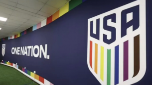 Mondiali, la nazionale Usa in Qatar con i colori arcobaleno