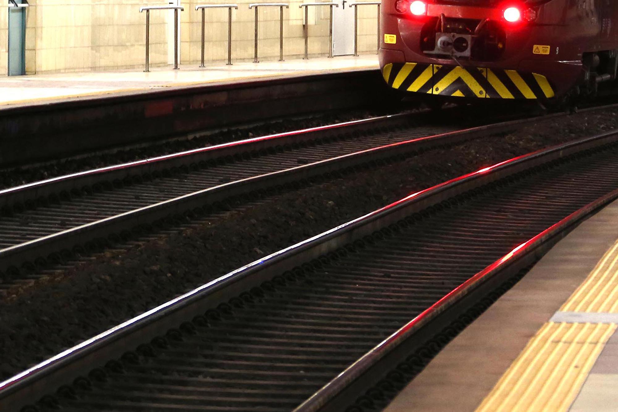 Monza, 15enne spinto sotto treno a Seregno: fermati due minorenni