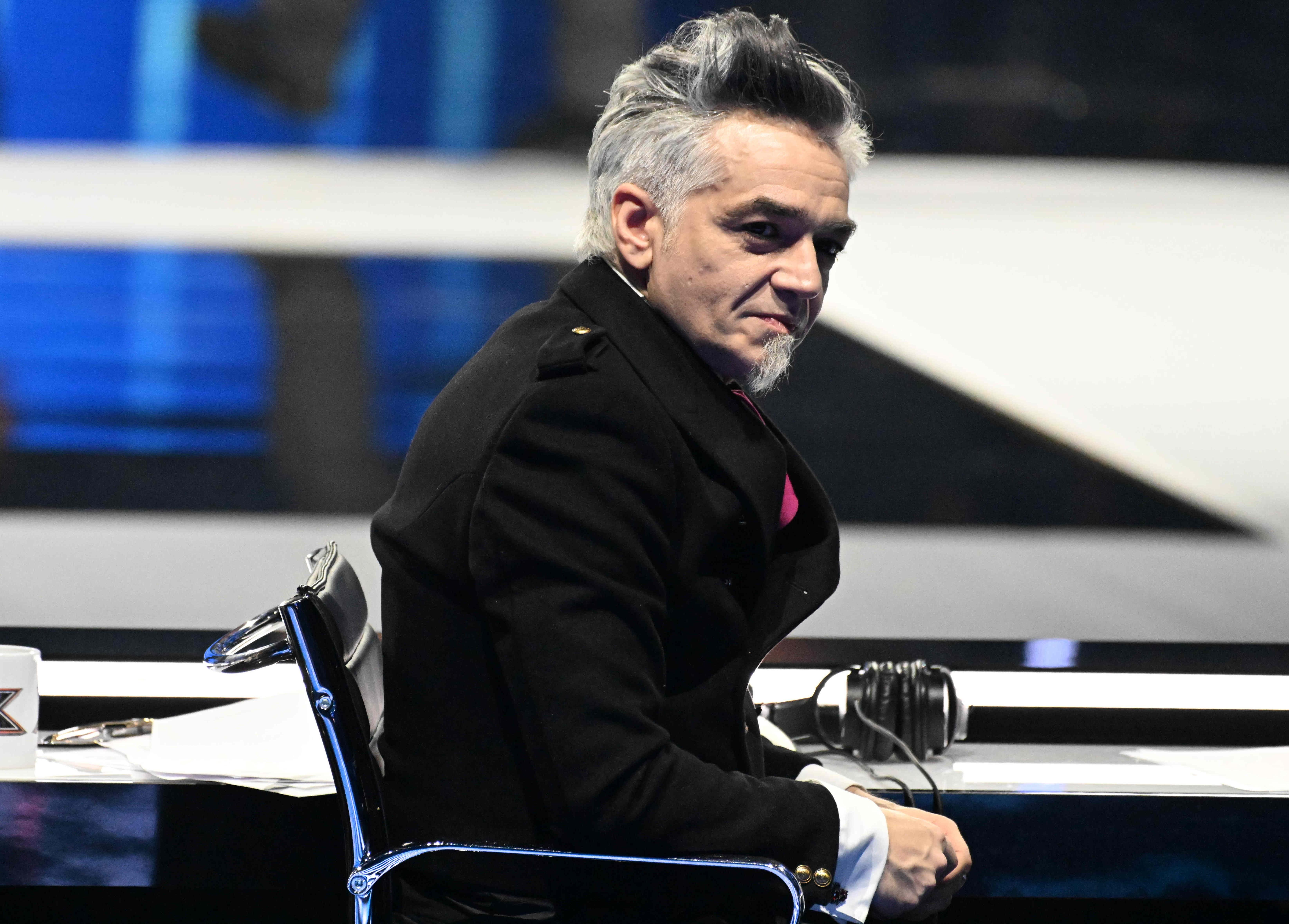 Morgan fuori da X Factor: "Comportamenti incompatibili e inappropriati"