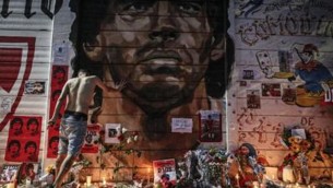 Morte Maradona, 8 persone a processo per omicidio