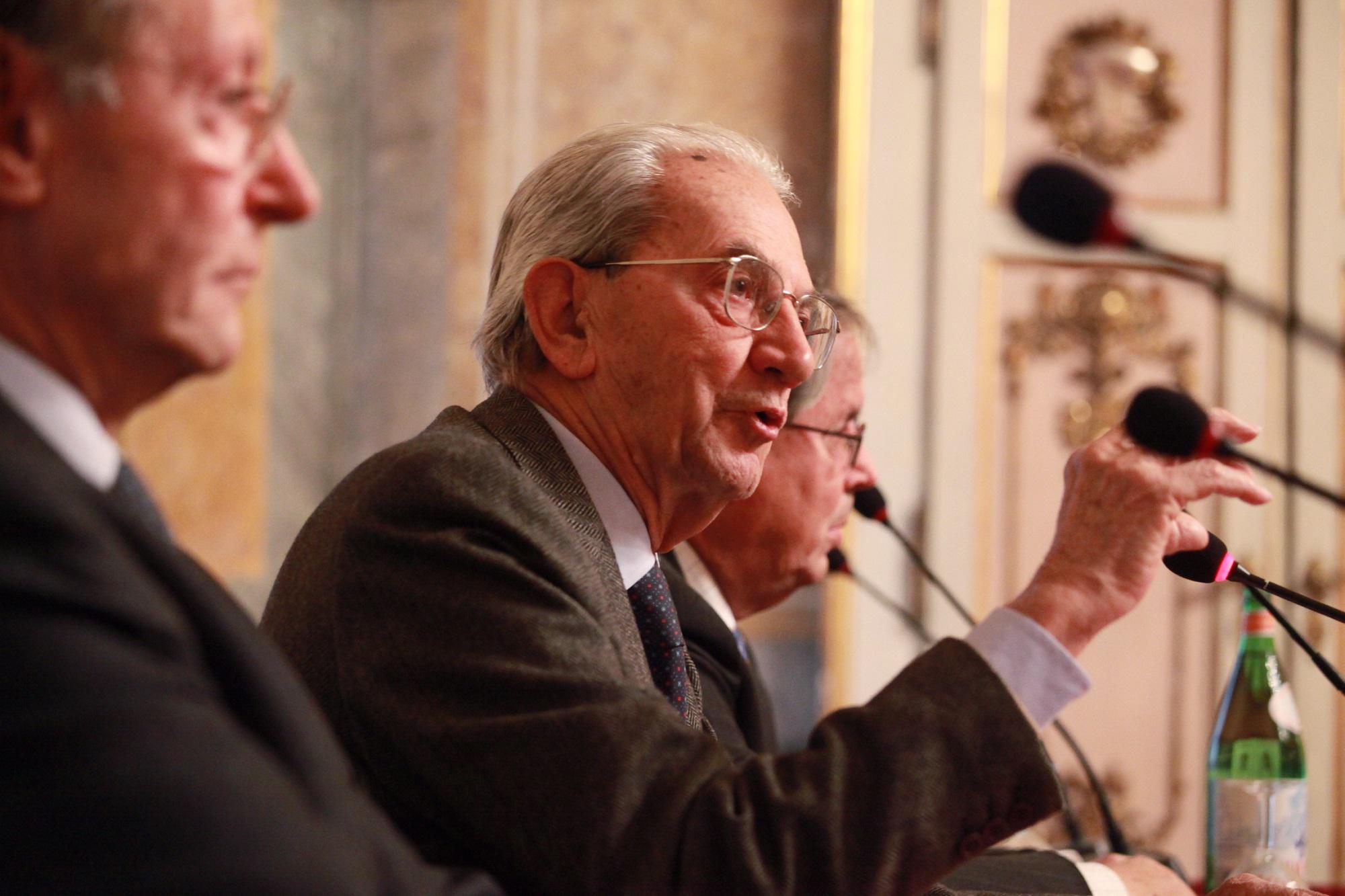 Morto Carlo Smuraglia, presidente emerito Anpi aveva 99 anni