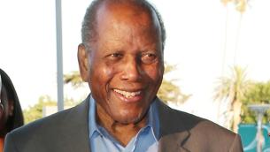 Morto Sidney Poitier, aveva 94 anni: vinse l'Oscar nel 1964