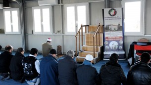 Moschee vietate in capannoni e garage, Imam contro la proposta di legge