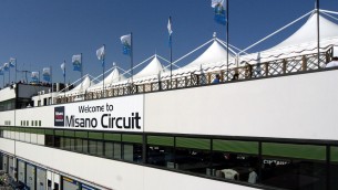 Motociclismo, incidente in pista a Misano: morto pilota, aveva 46 anni