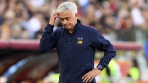 Mourinho squalificato 4 giornate insulti all'arbitro Taylor: la decisione Uefa