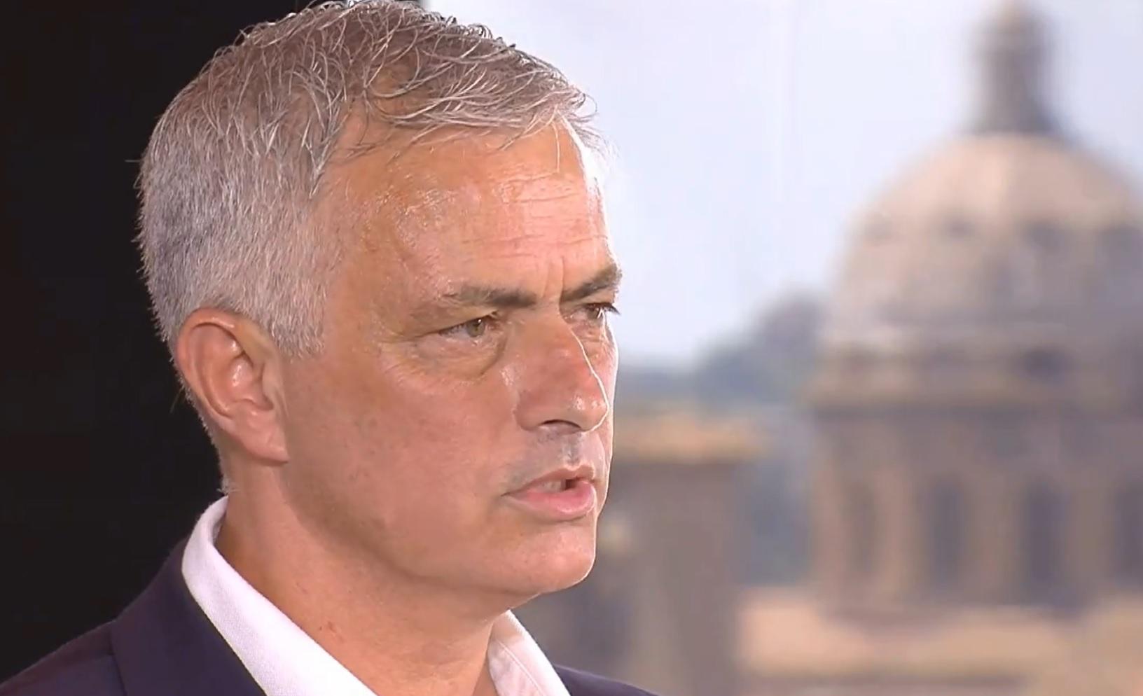 Mourinho, stoccata all'Inter: "Facile vincere senza pagare stipendi"