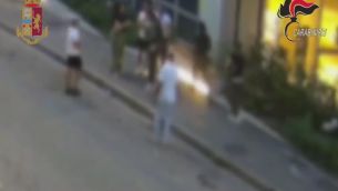 Movida violenta a Milano, arrestati due noti trapper - Video