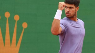 Musetti combatte, poi si fa male: in finale a Montecarlo vince Alcaraz
