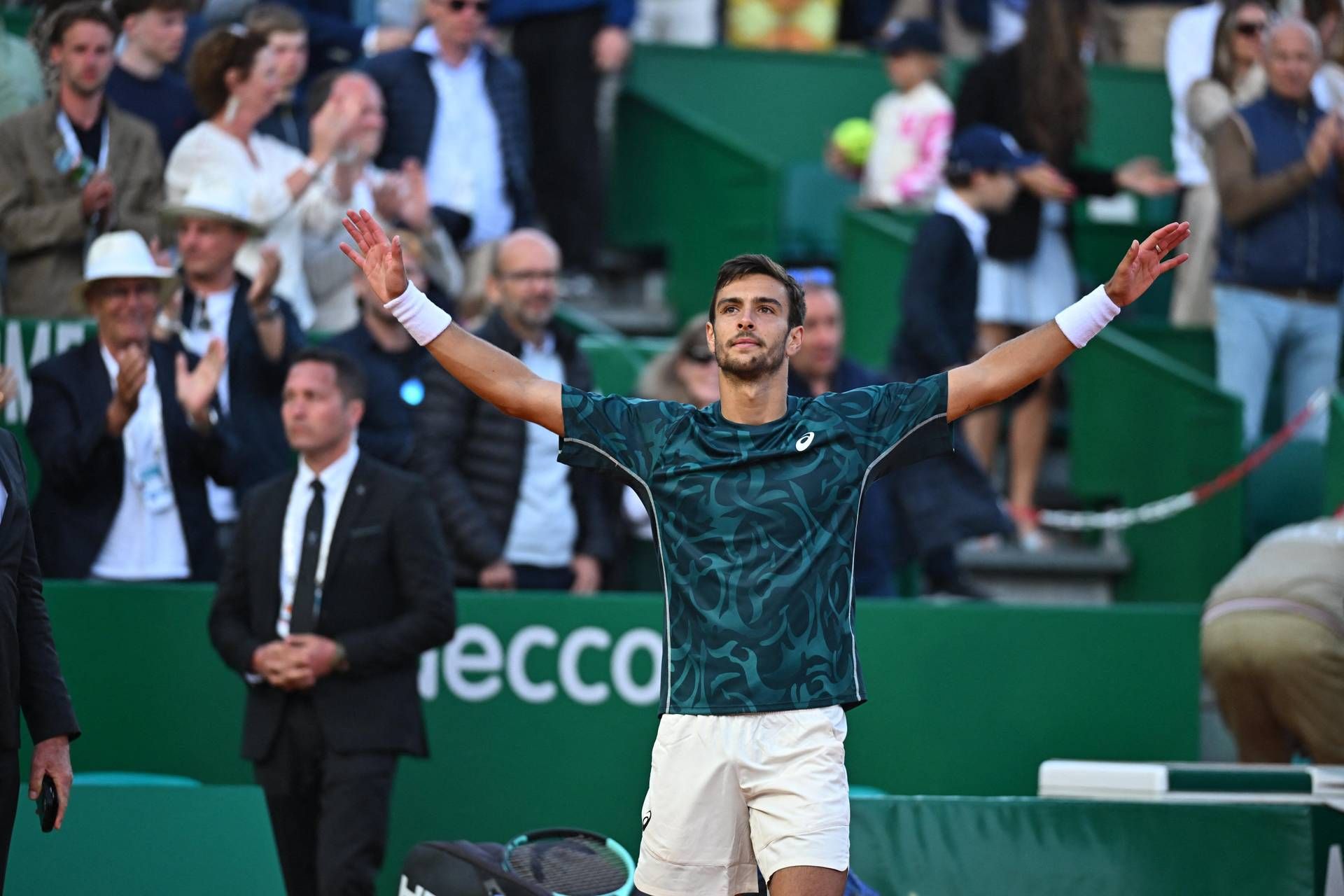 Musetti stellare a Montecarlo: batte De Minaur e vola in finale