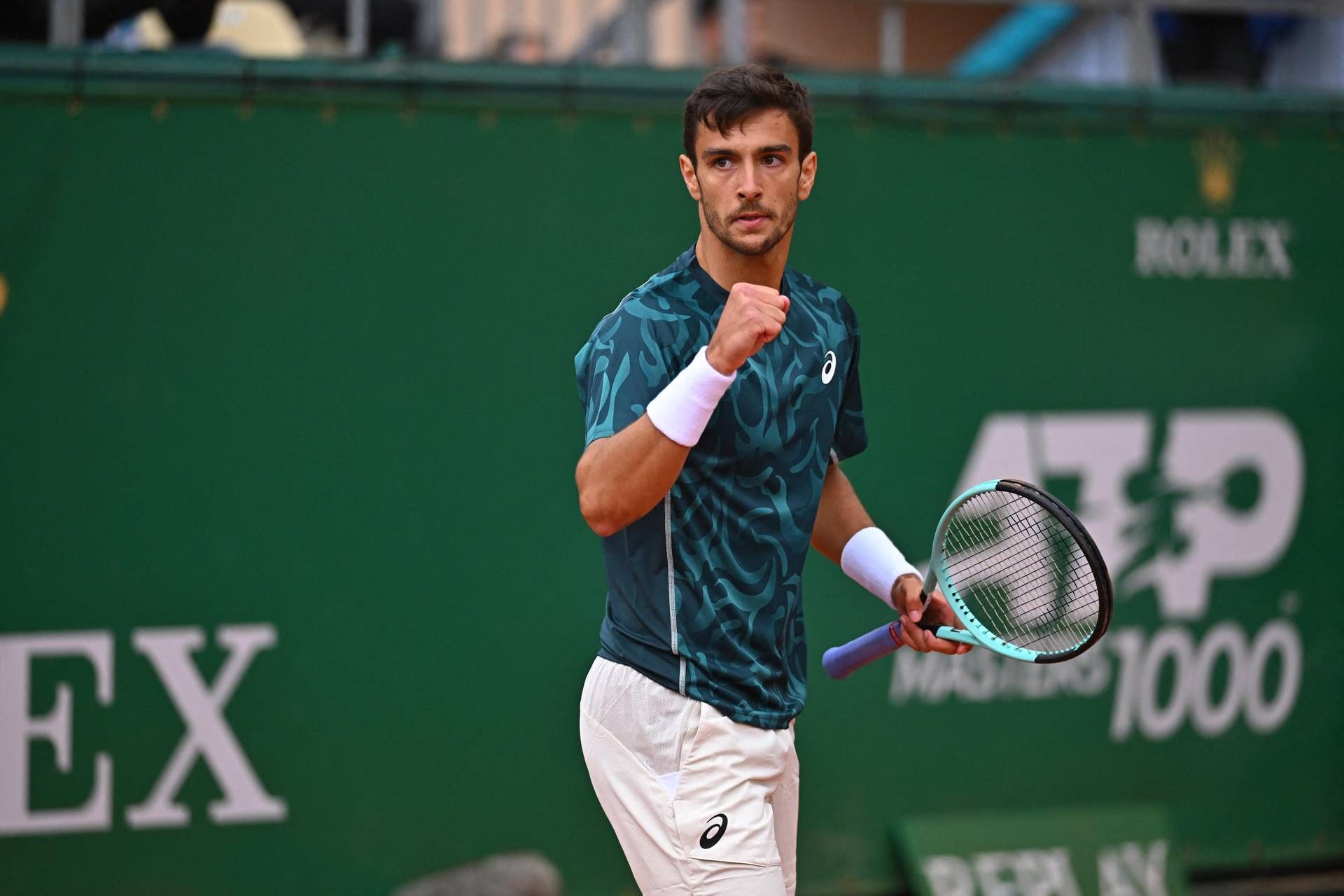 Musetti vince il derby azzurro e vola ai quarti: Berrettini battuto a Montecarlo