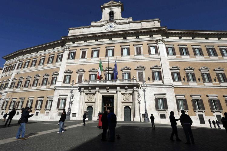 Nadef, da taglio cuneo a rinnovo contratti: cosa prevede risoluzione maggioranza