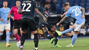 Napoli batte 2-1 la Lazio in rimonta
