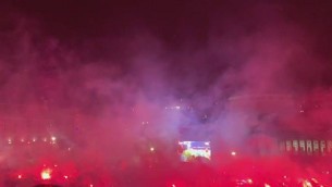 Napoli-Cagliari, gol scudetto e piazza Plebiscito esplode - Video