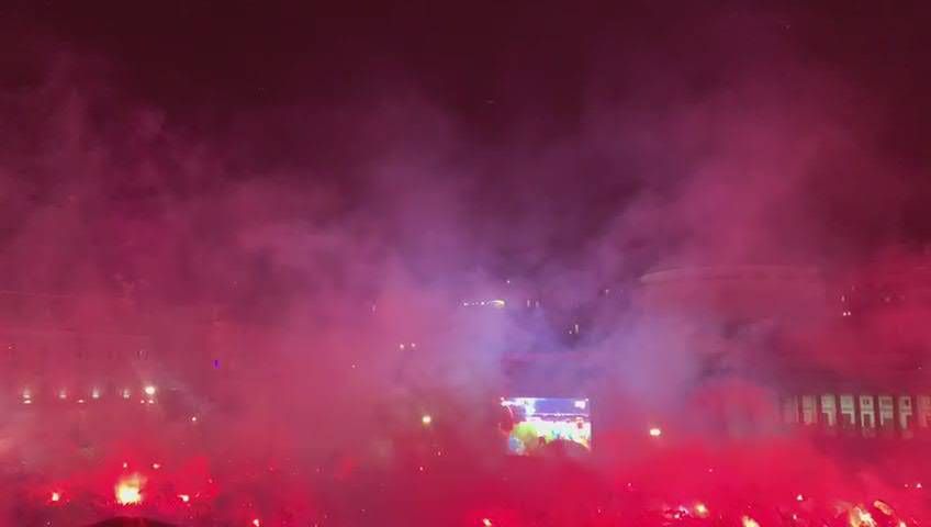Napoli-Cagliari, gol scudetto e piazza Plebiscito esplode - Video
