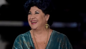 Napoli campione d'Italia, spogliarelli e fioretti dei Vip per lo scudetto
