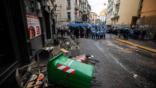 Napoli-Eintracht, scontri tra tifosi: primi 6 arresti