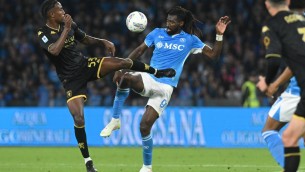 Napoli fermato dal Genoa, al Maradona finisce 2-2
