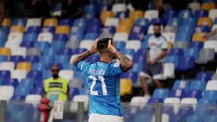 Napoli-Juventus 2-1, flop bianconero e azzurri in vetta