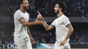 Napoli-Lazio 1-2, Sarri batte Garcia con gol di Luis Alberto e Kamada