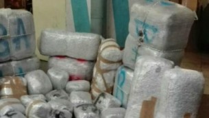 Napoli, ordina pastori presepe ma gli arrivano 10 chili di marijuana