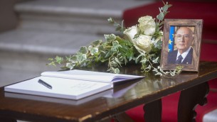 Napolitano, camera ardente aperta fino alle 16