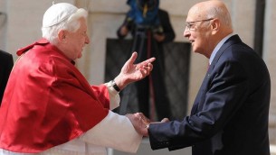 Napolitano, due Papi nel mandato: con Ratzinger e Bergoglio amicizia e rispetto
